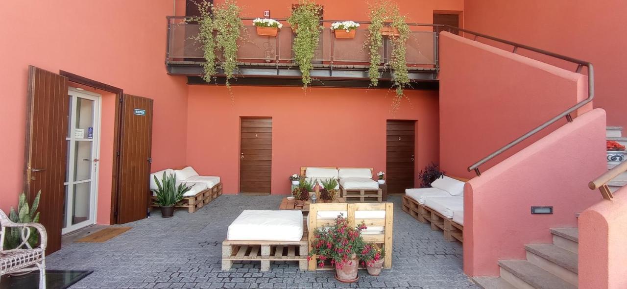לינה וארוחת בוקר Il Casale Di Giulia Di אפריליה מראה חיצוני תמונה